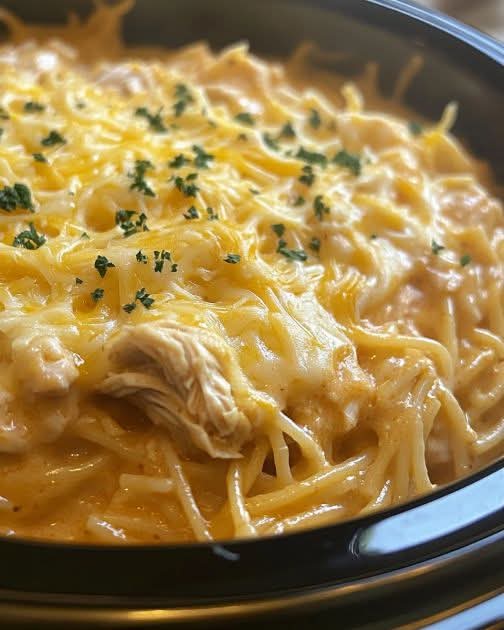 Slow Cooker Amish Cheesy Chicken Spaghetti