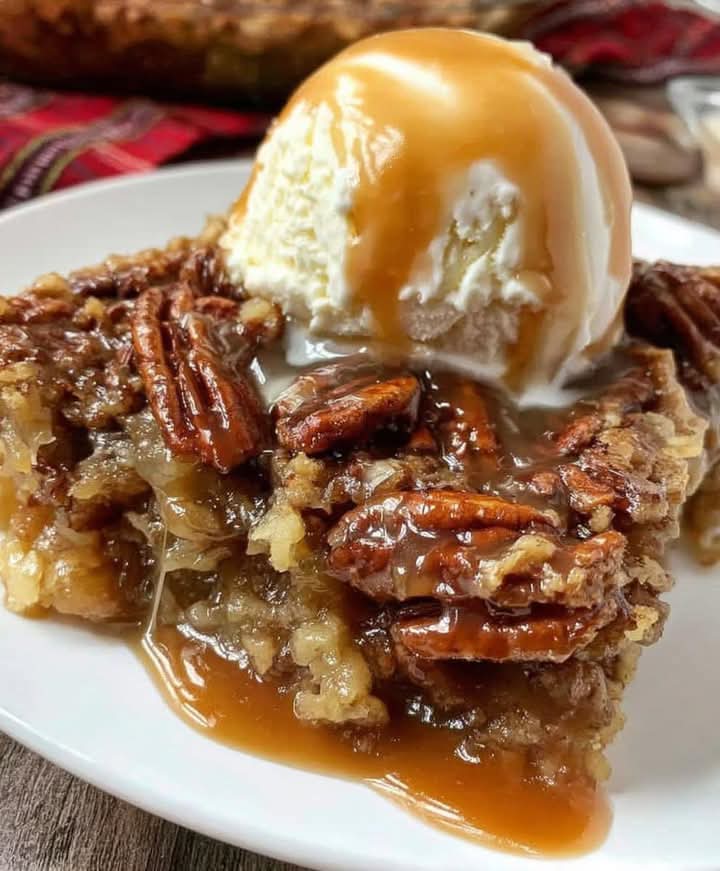 Pecan pie cobbler