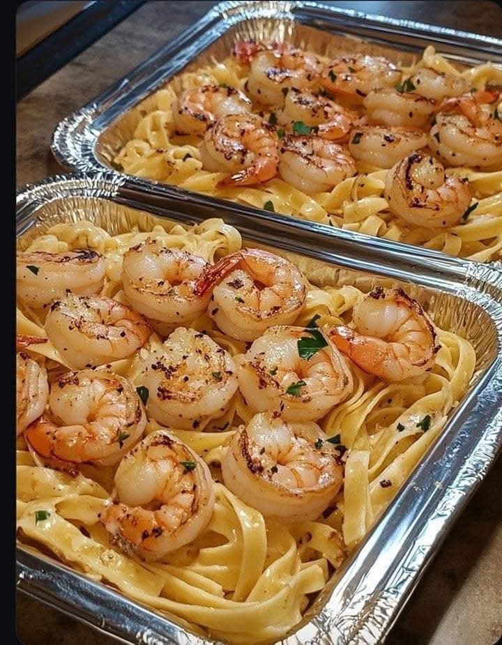 One-Pan Shrimp Fettuccine Alfredo