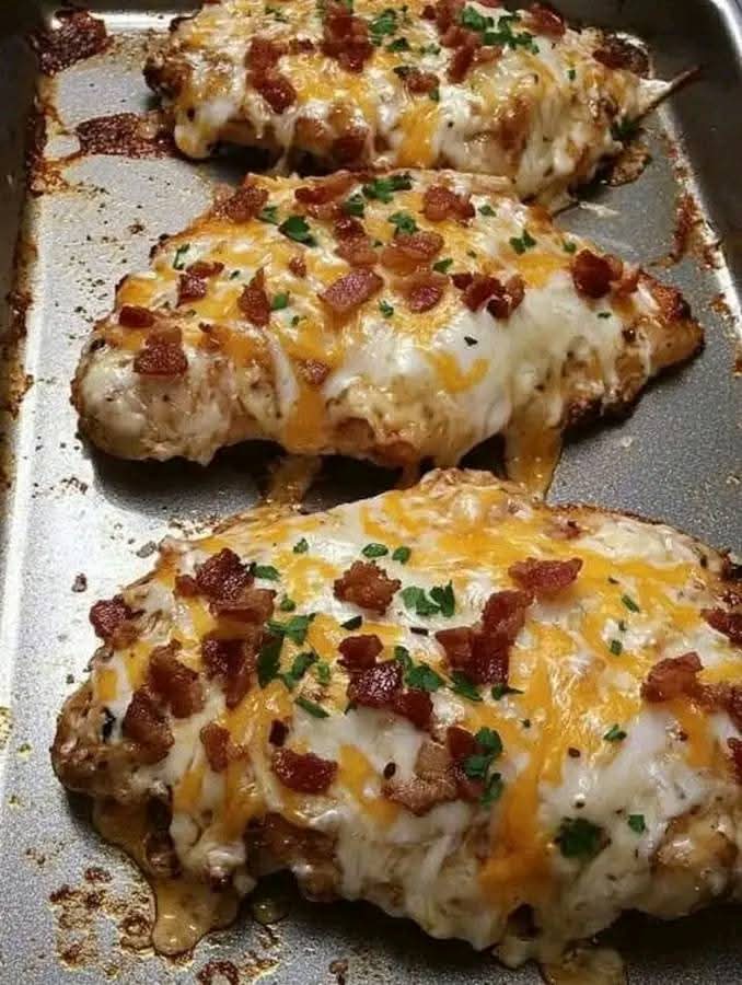 Crispy Baked Chicken with Cheddar-Mozzarella Cheese & Bacon