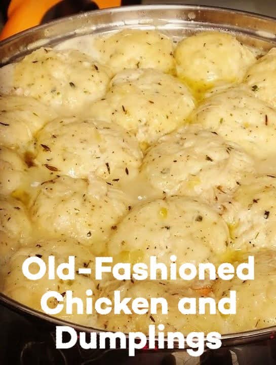 Old-Fashioned Chicken and Dumplings – A Hearty Comfort Classic You Need in Your Kitchen