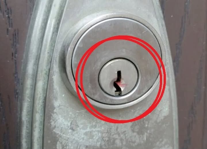 🔒 What Could Red Wax on Your House Lock Mean? A Disturbing Sign You Should Never Ignore